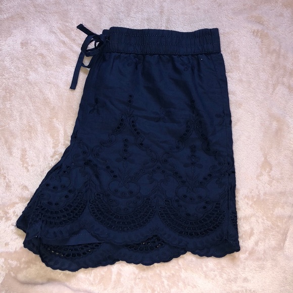 A.N.A Brand Fabric Shorts - Picture 2 of 4